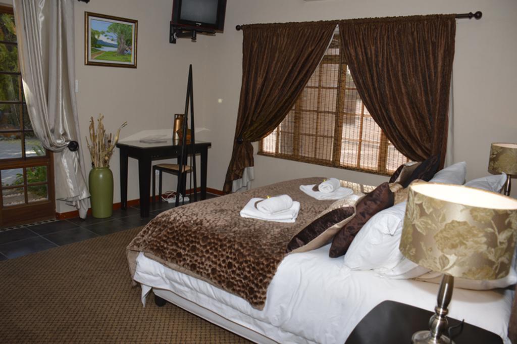 Two Bells Guest House Блумфонтейн Номер фото